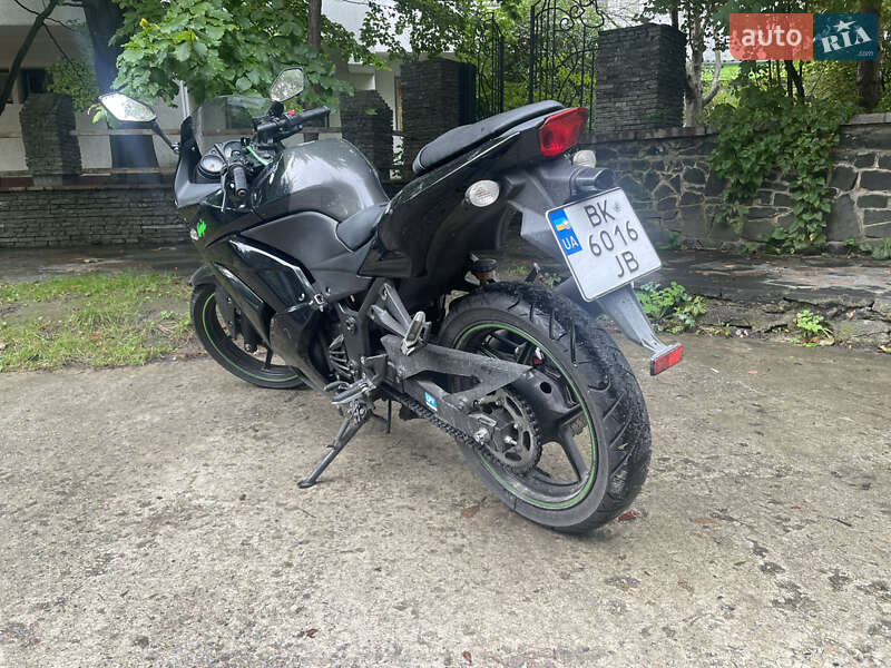 Спортбайк Kawasaki Ninja 250R 2011 в Ровно