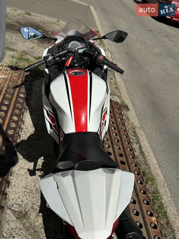 Спортбайк Kawasaki Ninja 300 2016 в Киеве