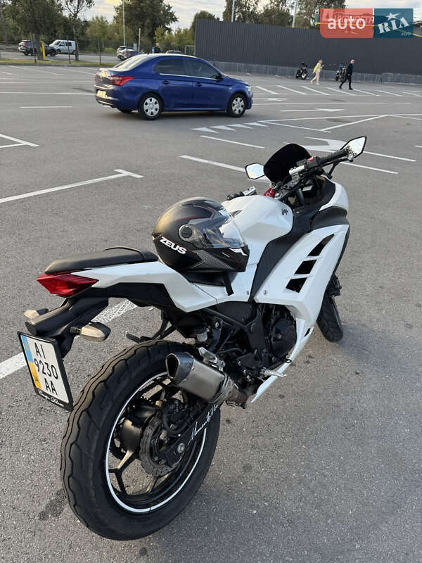 Спортбайк Kawasaki Ninja 300 2015 в Киеве