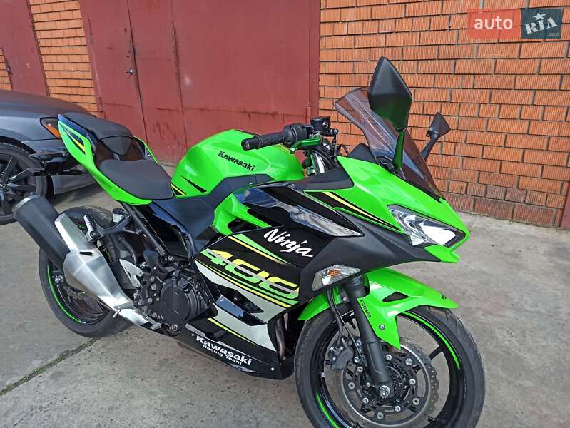 Спортбайк Kawasaki Ninja 400 2018 в 