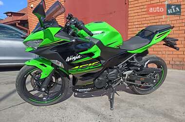 Спортбайк Kawasaki Ninja 400 2018 в 