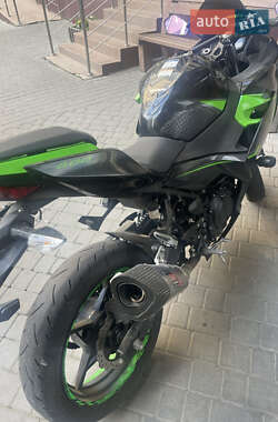 Спортбайк Kawasaki Ninja 400 2019 в 