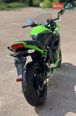 Мотоцикл Без обтекателей (Naked bike) Kawasaki Ninja 400 2011 в 