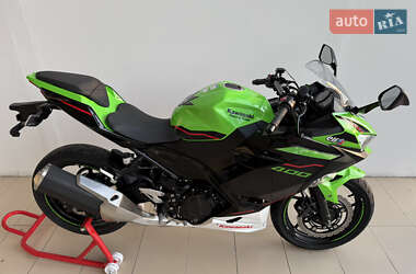 Спортбайк Kawasaki Ninja 400 2022 в 