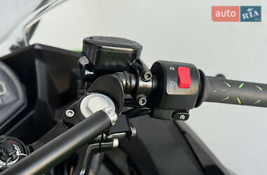 Спортбайк Kawasaki Ninja 400 2022 в 