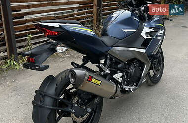 Спортбайк Kawasaki Ninja 400 2022 в 