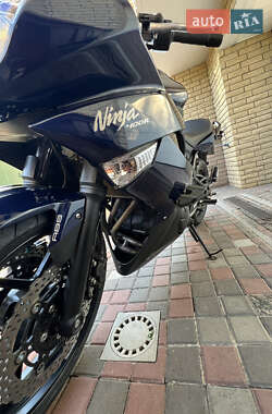 Мотоцикл Спорт-туризм Kawasaki Ninja 400 2011 в 