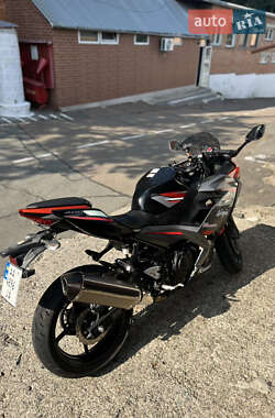 Мотоцикл Спорт-туризм Kawasaki Ninja 400 2018 в 