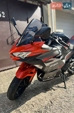 Мотоцикл Спорт-туризм Kawasaki Ninja 400 2018 в 