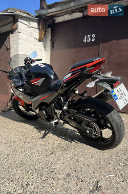 Мотоцикл Спорт-туризм Kawasaki Ninja 400 2018 в 