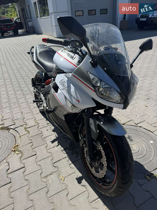 Мотоцикл Классик Kawasaki Ninja 400 2015 в 