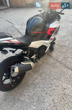 Мотоцикл Спорт-туризм Kawasaki Ninja 400 2019 в 