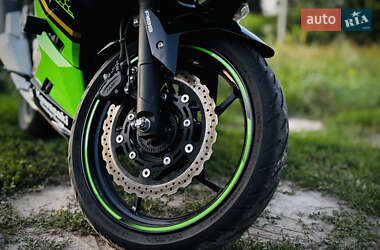 Спортбайк Kawasaki Ninja 400 2020 в 