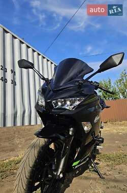 Спортбайк Kawasaki Ninja 400 2020 в 