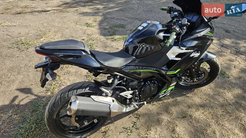 Спортбайк Kawasaki Ninja 400 2020 в Первомайске