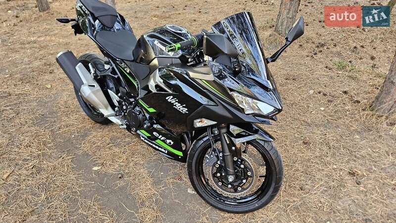 Спортбайк Kawasaki Ninja 400 2020 в Первомайске