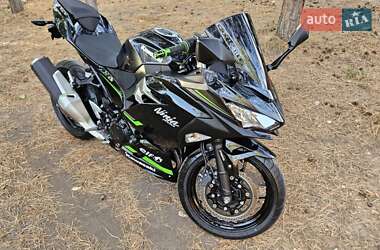 Спортбайк Kawasaki Ninja 400 2020 в 