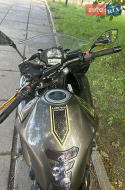 Спортбайк Kawasaki Ninja 400 2015 в 