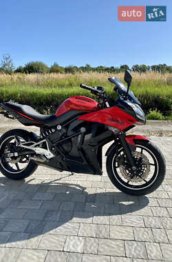 Спортбайк Kawasaki Ninja 400 2013 в  Спортбайк Kawasaki Ninja 400 2013 в