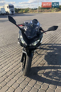 Спортбайк Kawasaki Ninja 400 2021 в 