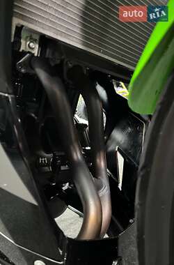 Спортбайк Kawasaki Ninja 400 2018 в 