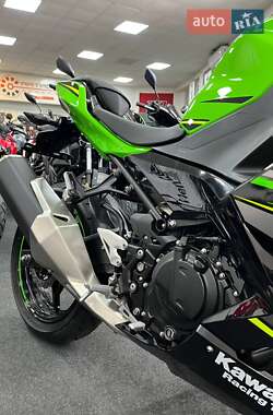 Спортбайк Kawasaki Ninja 400 2018 в 