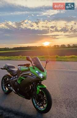 Спортбайк Kawasaki Ninja 400 2016 в 