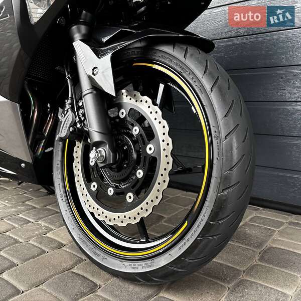 Мотоцикл Без обтікачів (Naked bike) Kawasaki Ninja 400 2023 в Білій Церкві фото 8 Мотоцикл Без обтікачів (Naked bike) Kawasaki Ninja 400 2023 в Білій Церкві