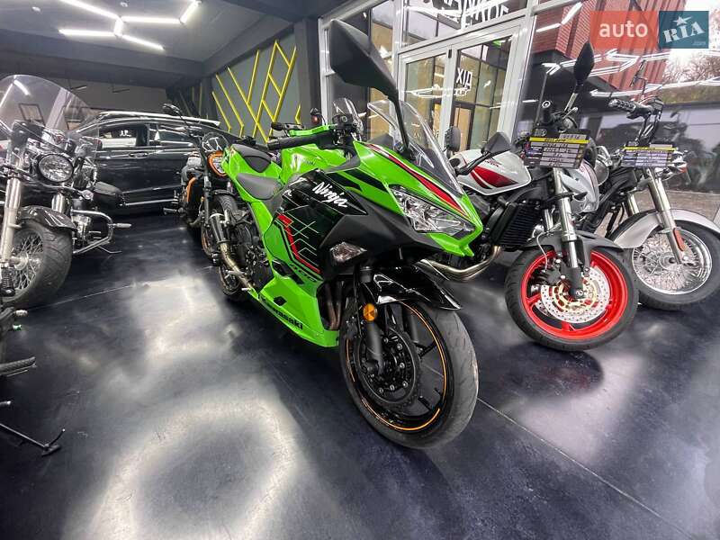 Спортбайк Kawasaki Ninja 400 2023 в Черновцах