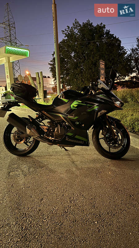 Мотоцикл Без обтекателей (Naked bike) Kawasaki Ninja 400 2023 в Харькове