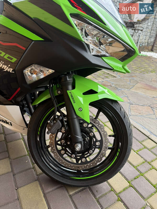 Мотоцикл Без обтекателей (Naked bike) Kawasaki Ninja 400 2022 в Запорожье фото 4 Мотоцикл Без обтекателей (Naked bike) Kawasaki Ninja 400 2022 в Запорожье