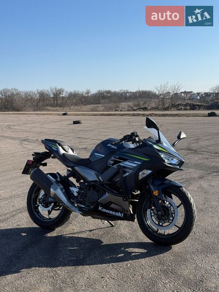 Kawasaki Ninja 400 2021