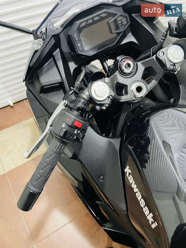 Спортбайк Kawasaki Ninja 500 2024 в Києві
