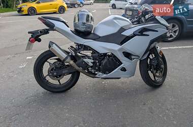 Спортбайк Kawasaki Ninja 500 2024 в 