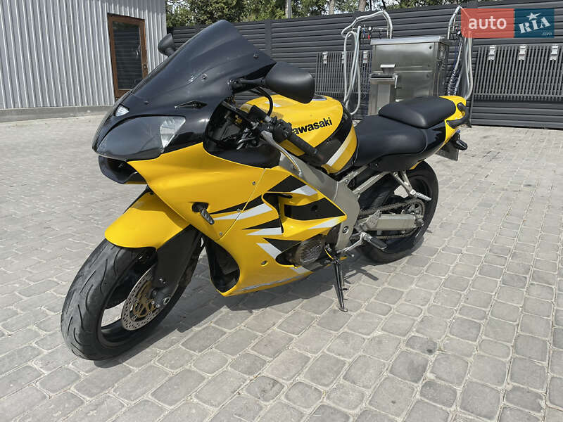 Спортбайк Kawasaki Ninja 600 ZX-6R 2001 в Кам'янець-Подільському