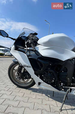 Спортбайк Kawasaki Ninja 636 ZX-6R 2023 в 
