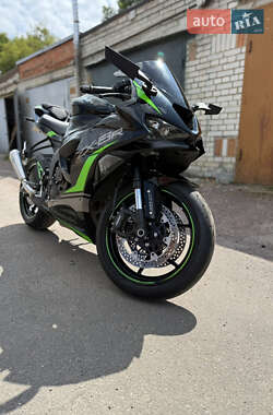 Спортбайк Kawasaki Ninja 636 ZX-6R 2025 в 