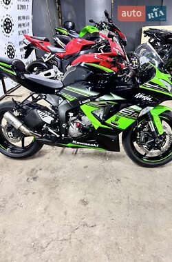 Спортбайк Kawasaki Ninja 636 ZX-6R 2015 в 