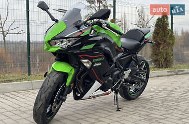 Мотоцикл Спорт-туризм Kawasaki Ninja 650 2022 в 
