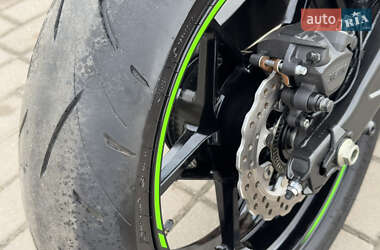 Мотоцикл Спорт-туризм Kawasaki Ninja 650 2022 в 