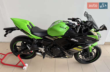 Спортбайк Kawasaki Ninja 650 2019 в 