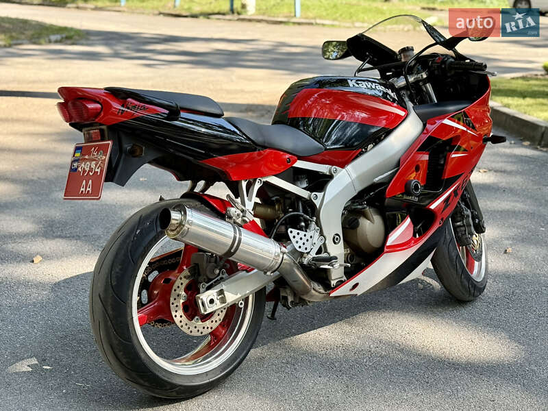 Спортбайк Kawasaki Ninja ZX-6R 2001 в Виннице