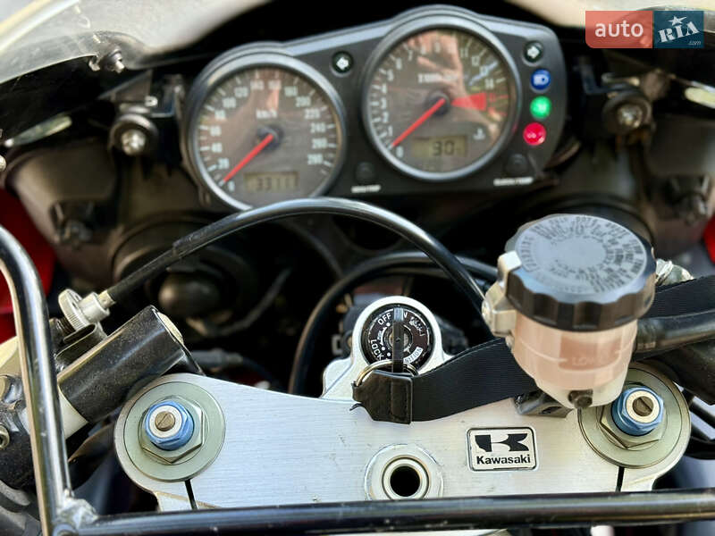 Спортбайк Kawasaki Ninja ZX-6R 2001 в Виннице