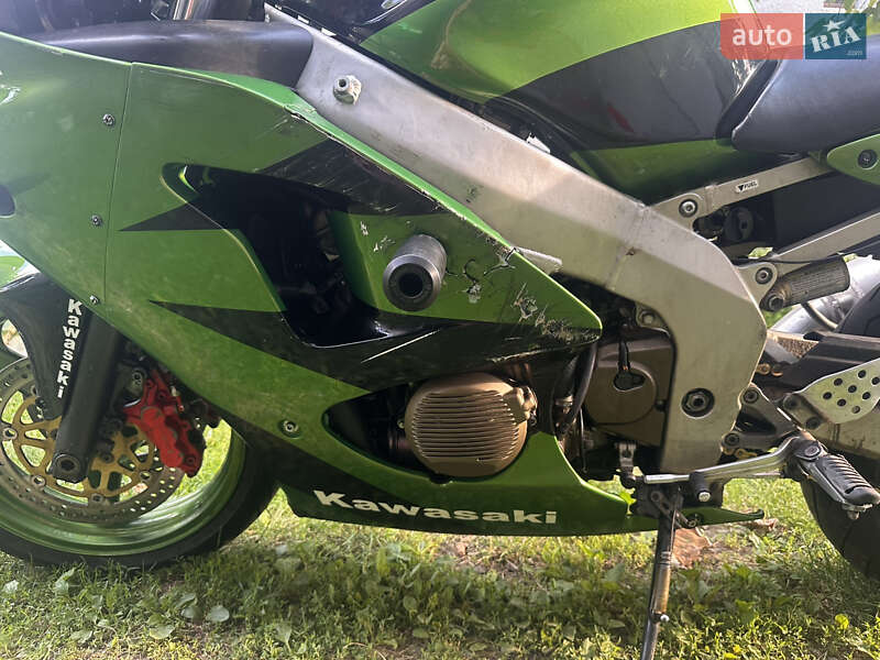 Спортбайк Kawasaki Ninja ZX-6R 2001 в Ужгороді фото 5 Спортбайк Kawasaki Ninja ZX-6R 2001 в Ужгороді