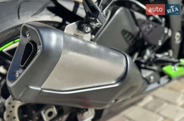 Спортбайк Kawasaki Ninja ZX-6R 2010 в 