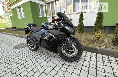 Спортбайк Kawasaki Ninja 2023 в Полтаве