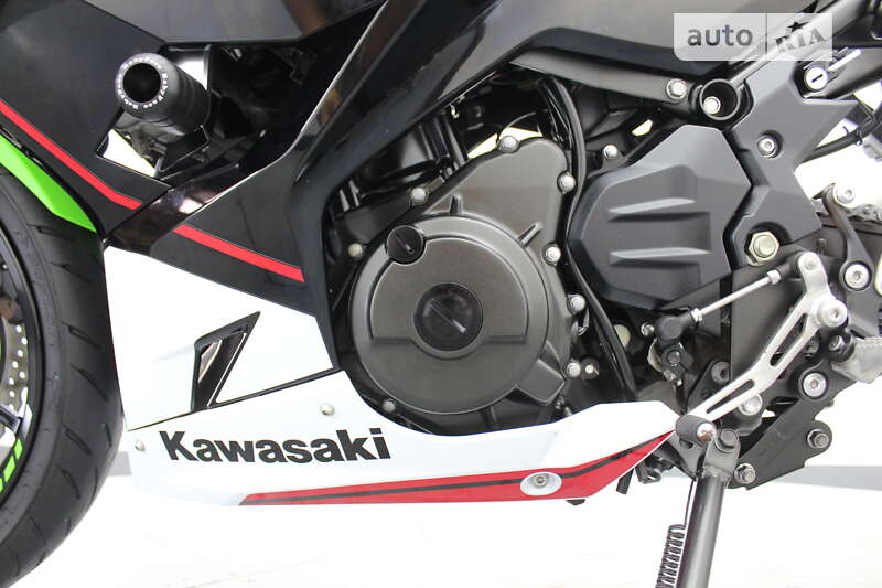 Спортбайк Kawasaki Ninja 2021 в Гнівані