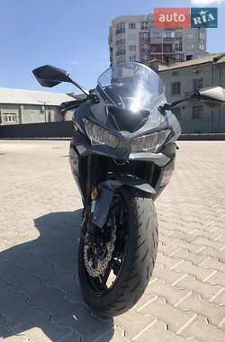 Спортбайк Kawasaki Ninja 2019 в 