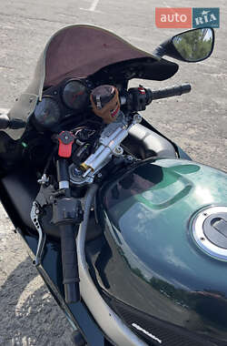 Спортбайк Kawasaki Ninja 2000 в 