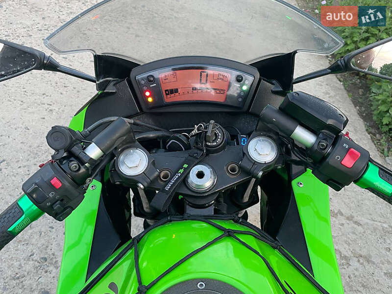 Мотоцикл Спорт-туризм Kawasaki Ninja 2011 в Сарате